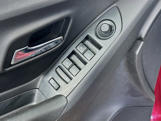 Used 2018 Chevrolet Trax LT w/ Driver Confidence Package image 18
