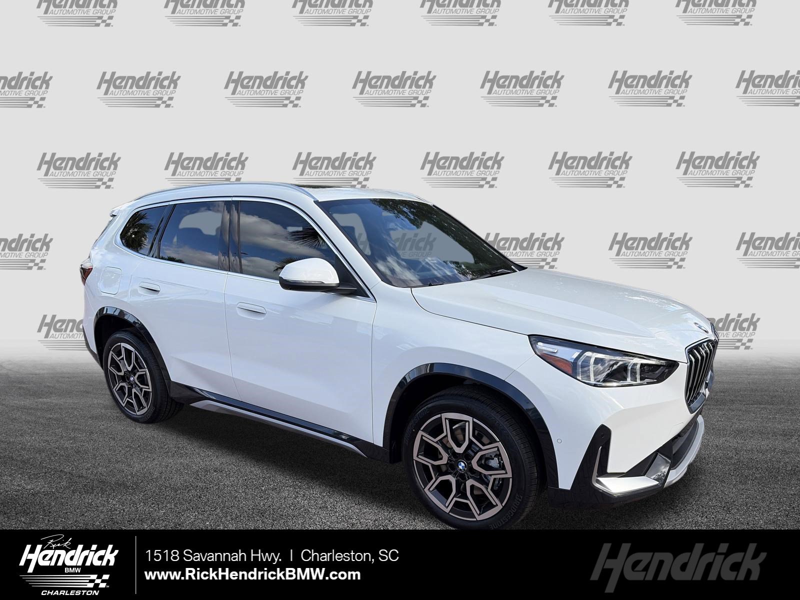New 2026 BMW X1 xDrive28i w/ Technology Package AWD/4WD image 1