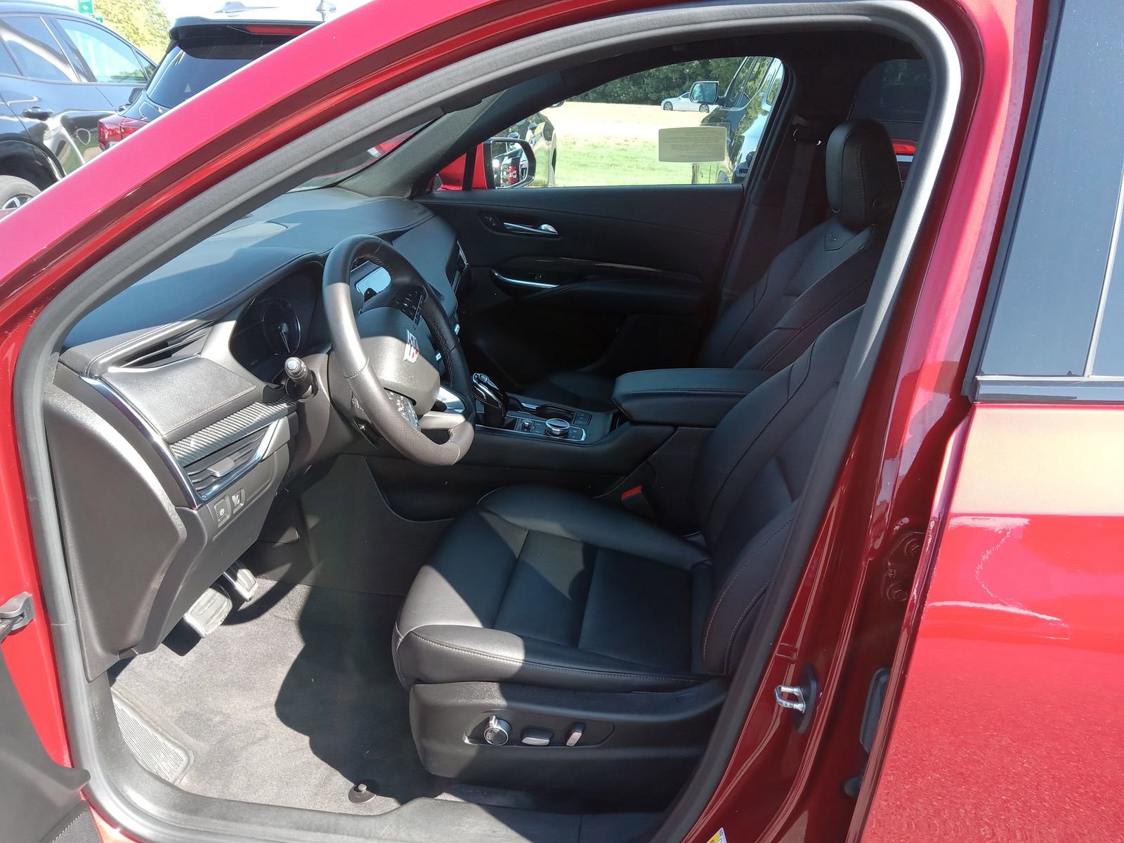 Certified 2023 Cadillac XT4 Sport w/ LPO, Onyx Lite Package image 10