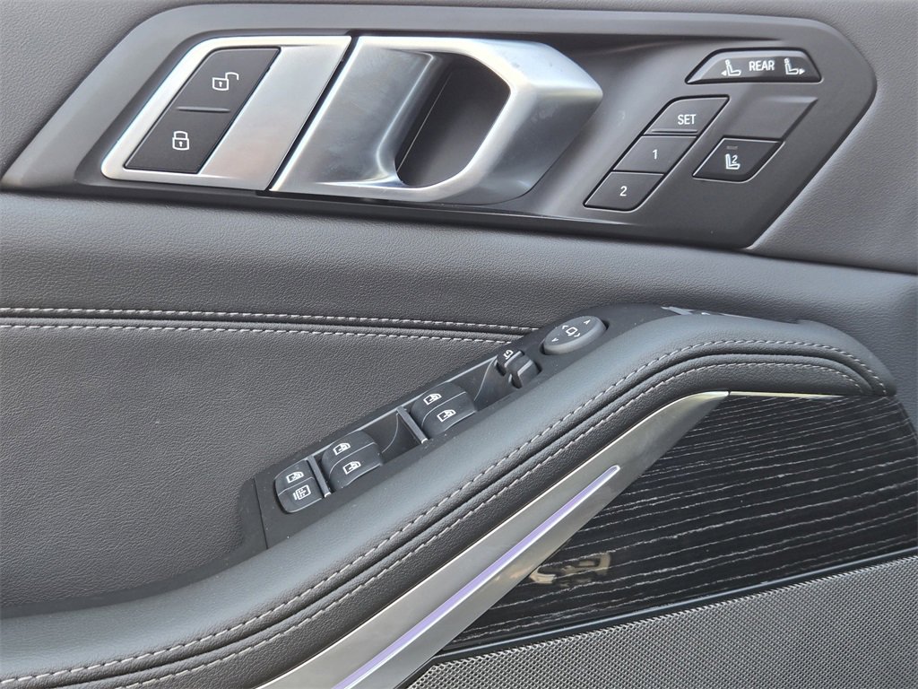New 2026 BMW X7 xDrive40i w/ M Sport Package image 14