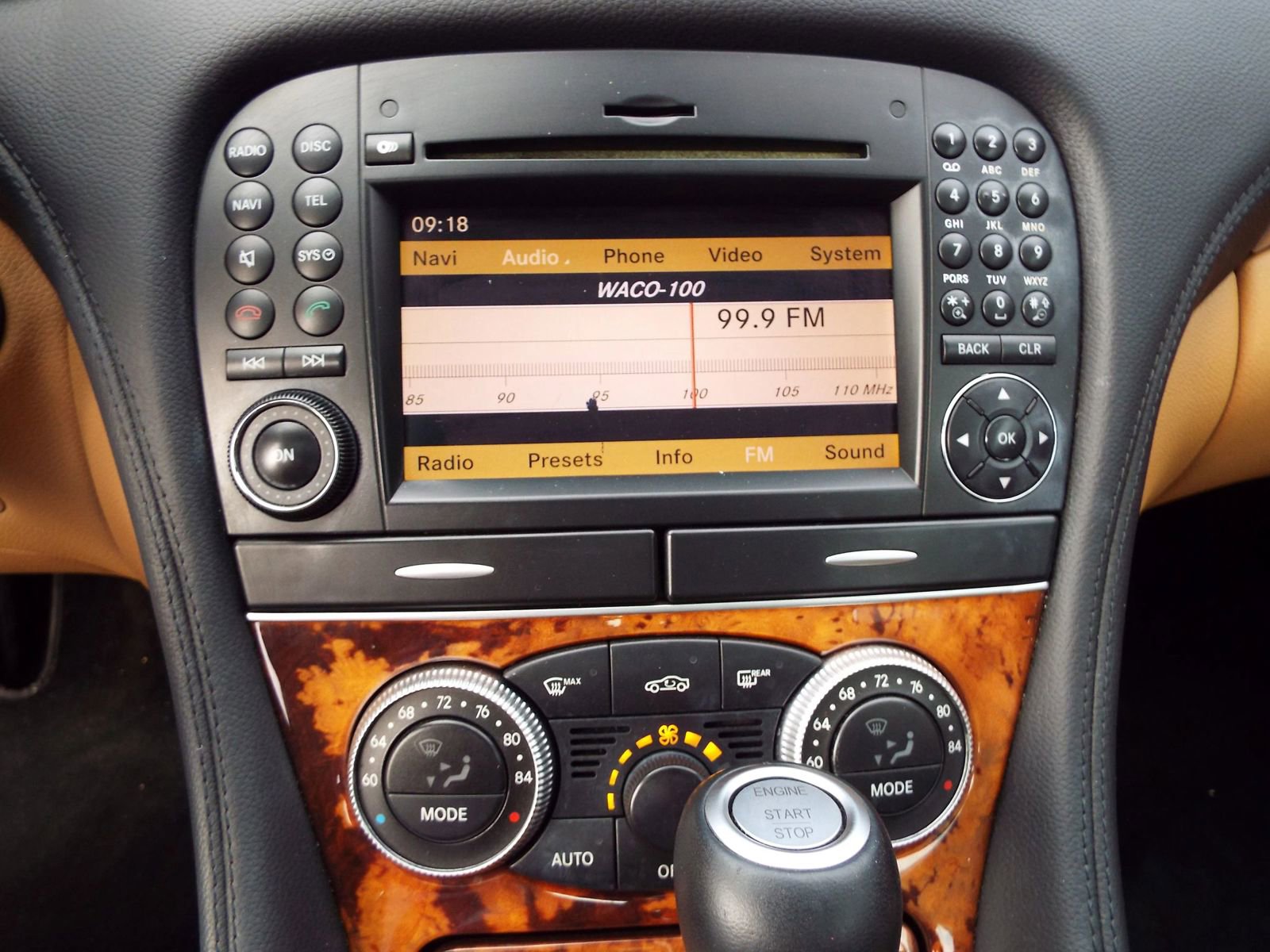 Used 2011 Mercedes-Benz SL 550 image 16