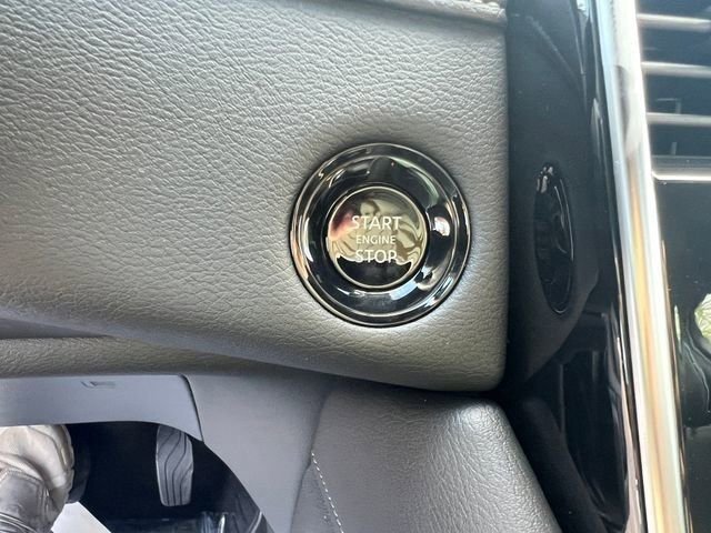 New 2025 Nissan Armada SL w/ Captain's Chari Seat Package image 33