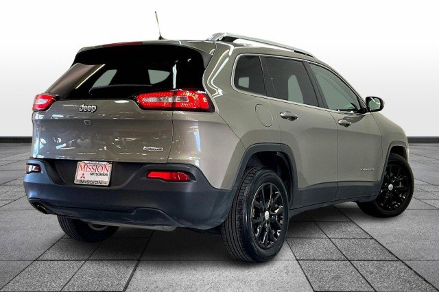 Used 2017 Jeep Cherokee Latitude image 13