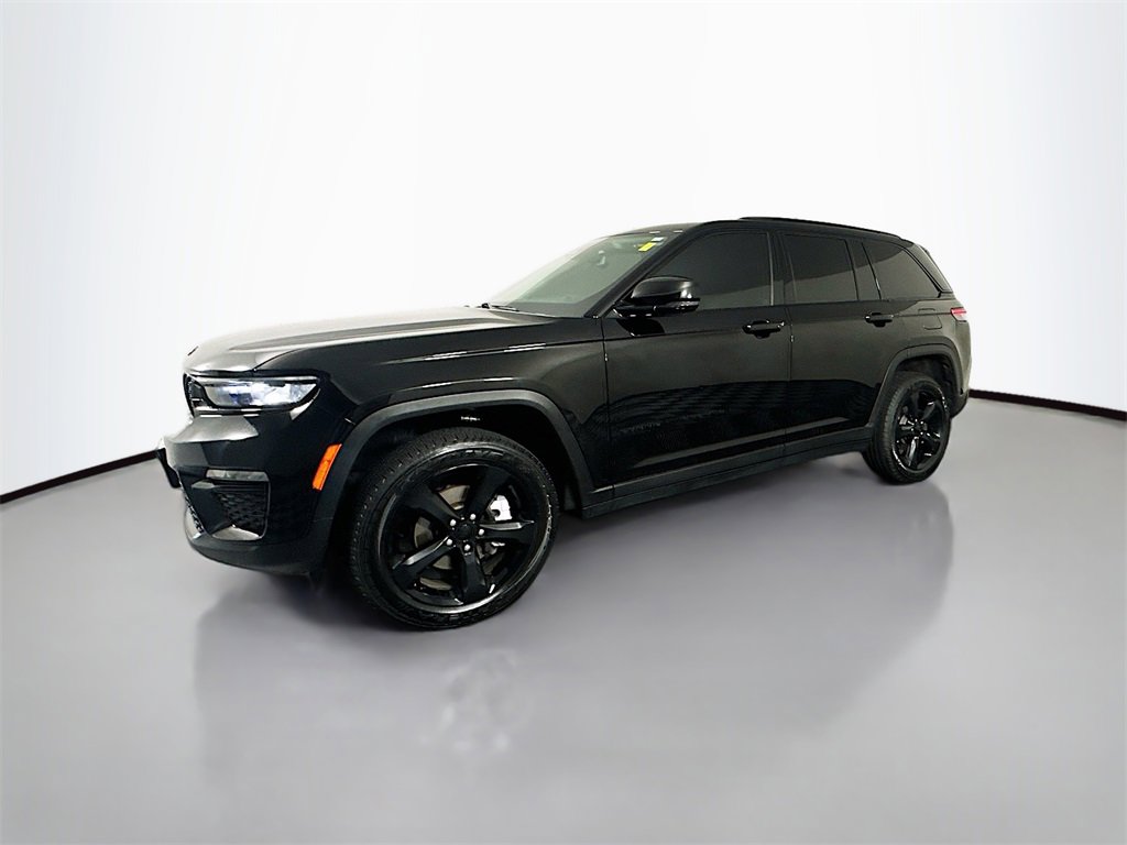 Used 2024 Jeep Grand Cherokee Limited w/ Black Appearance Package image 6