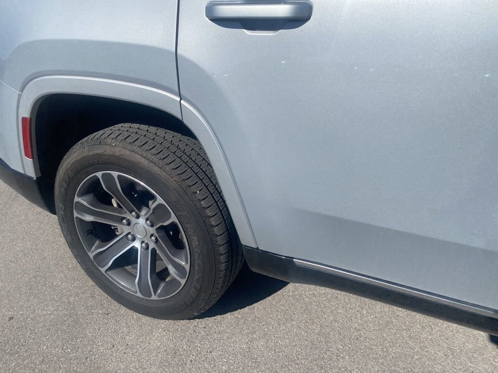 Used 2023 Jeep Grand Wagoneer 4WD w/ Convenience Group III image 9