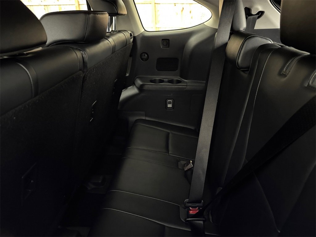 Used 2021 Toyota Highlander XLE image 18