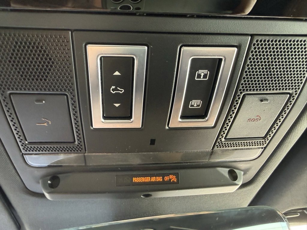 Used 2023 Land Rover Defender 110 X-Dynamic SE image 35