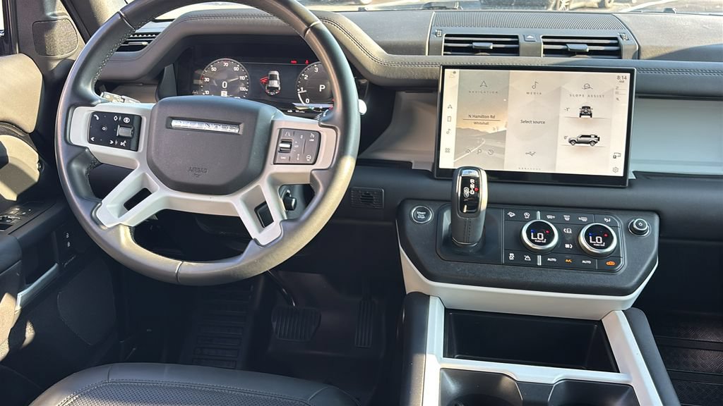 Used 2025 Land Rover Defender 110 S AWD/4WD image 7