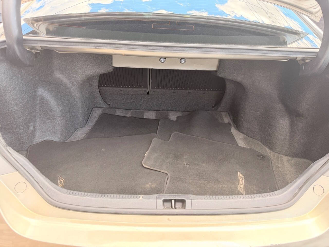 Used 2017 Toyota Camry SE FWD image 15