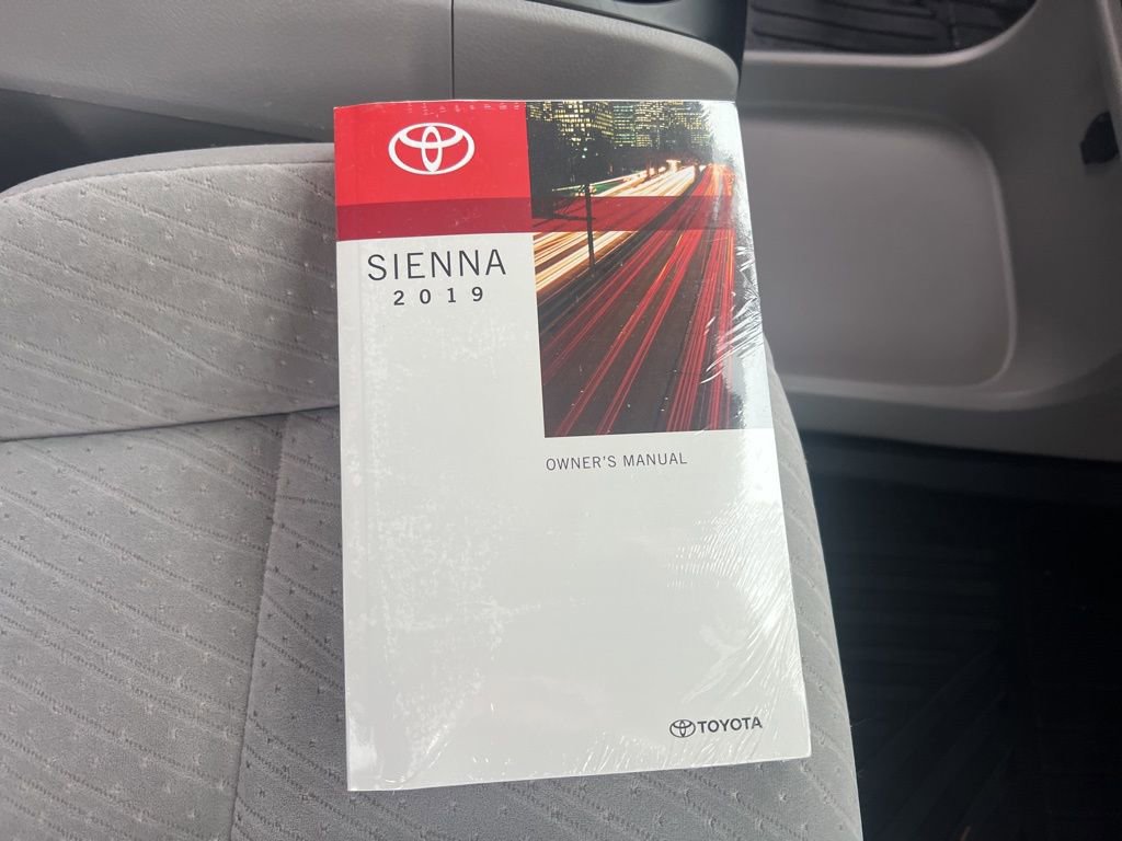 Used 2019 Toyota Sienna LE image 23