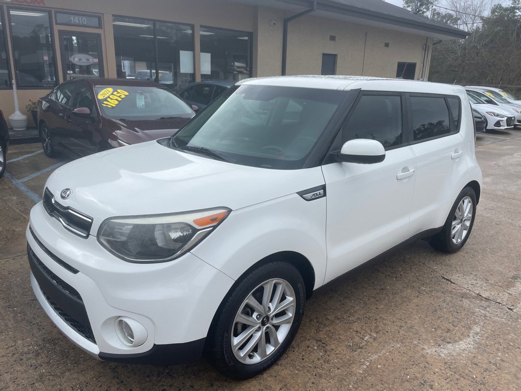 Used 2018 Kia Soul + image 1