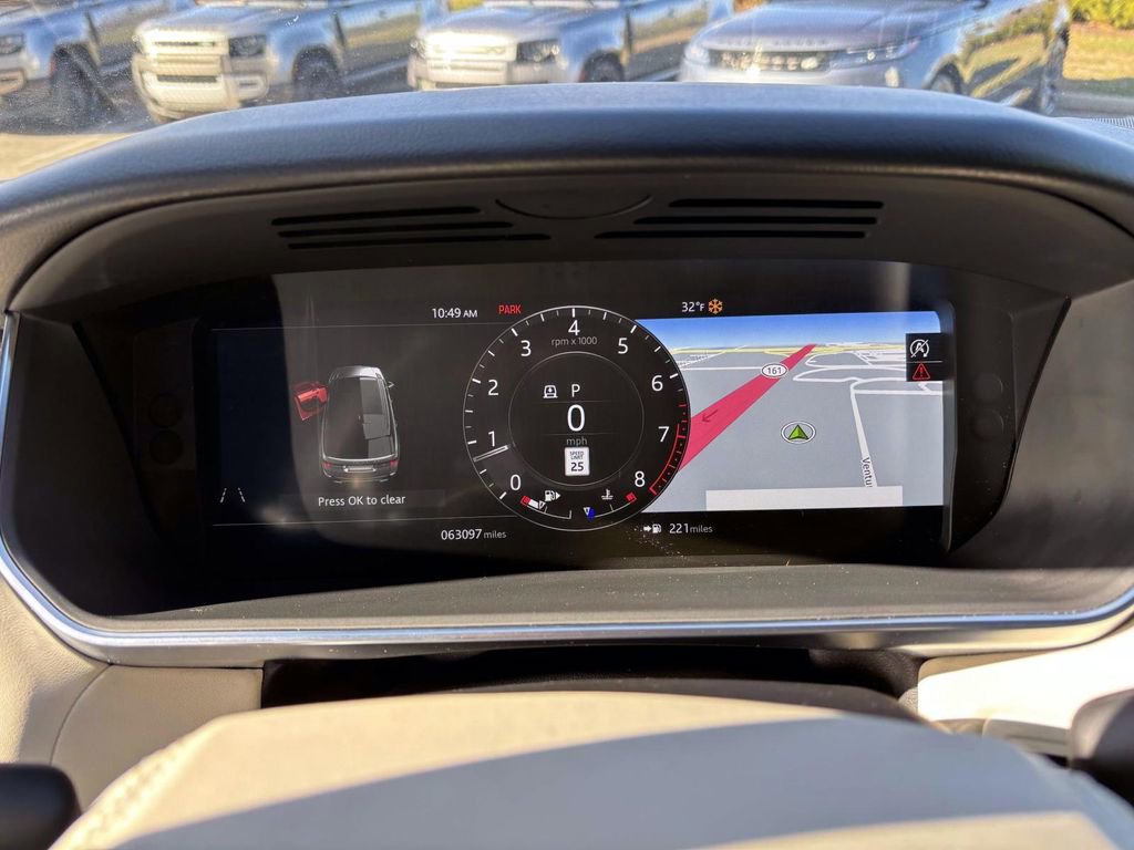 Used 2020 Land Rover Range Rover Sport HST image 14