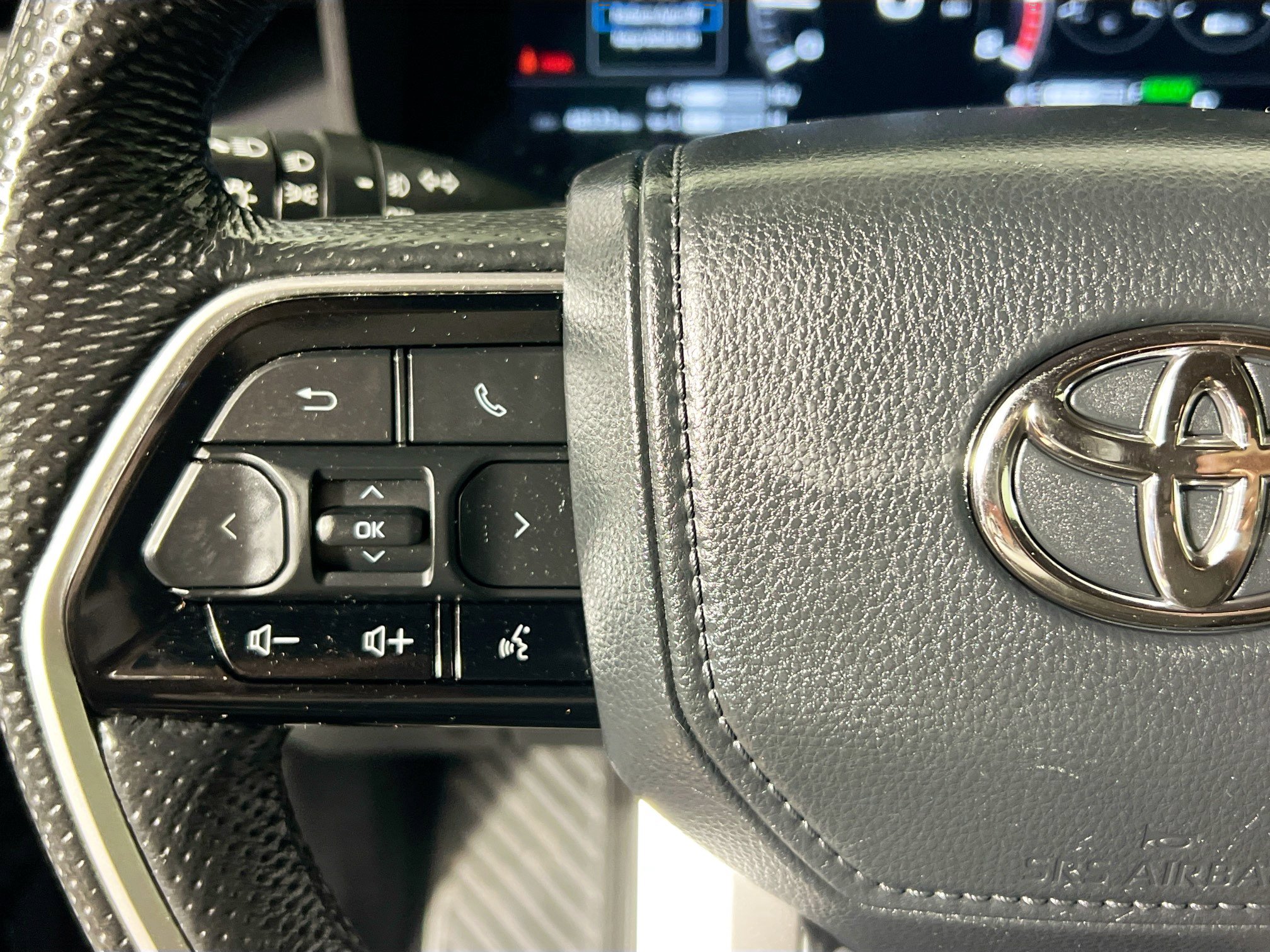 Used 2024 Toyota Tundra Platinum AWD/4WD image 18