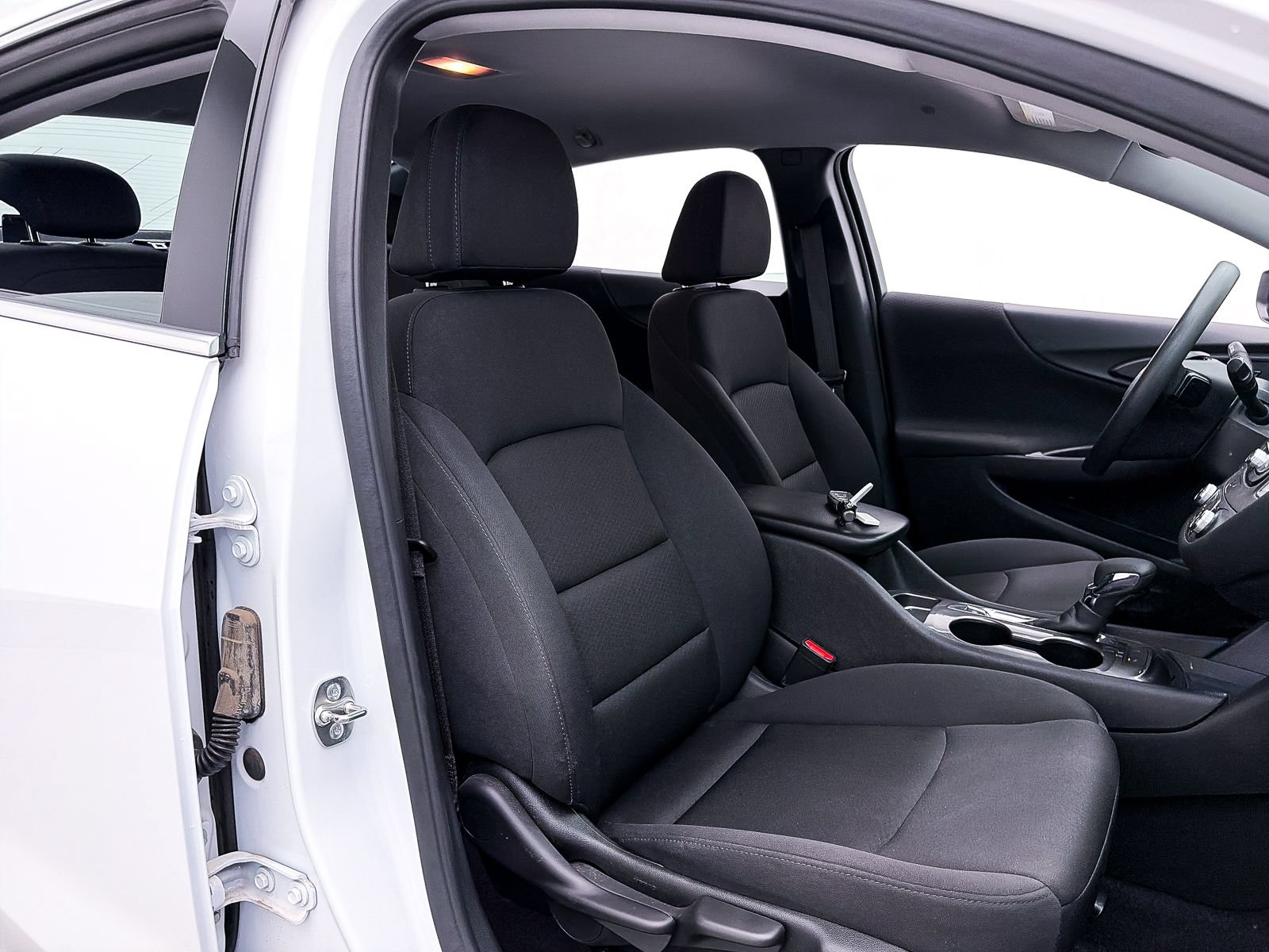 Used 2025 Chevrolet Malibu LS FWD image 30