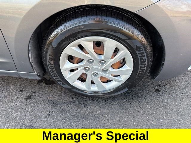 Used 2019 Hyundai Elantra SE image 39