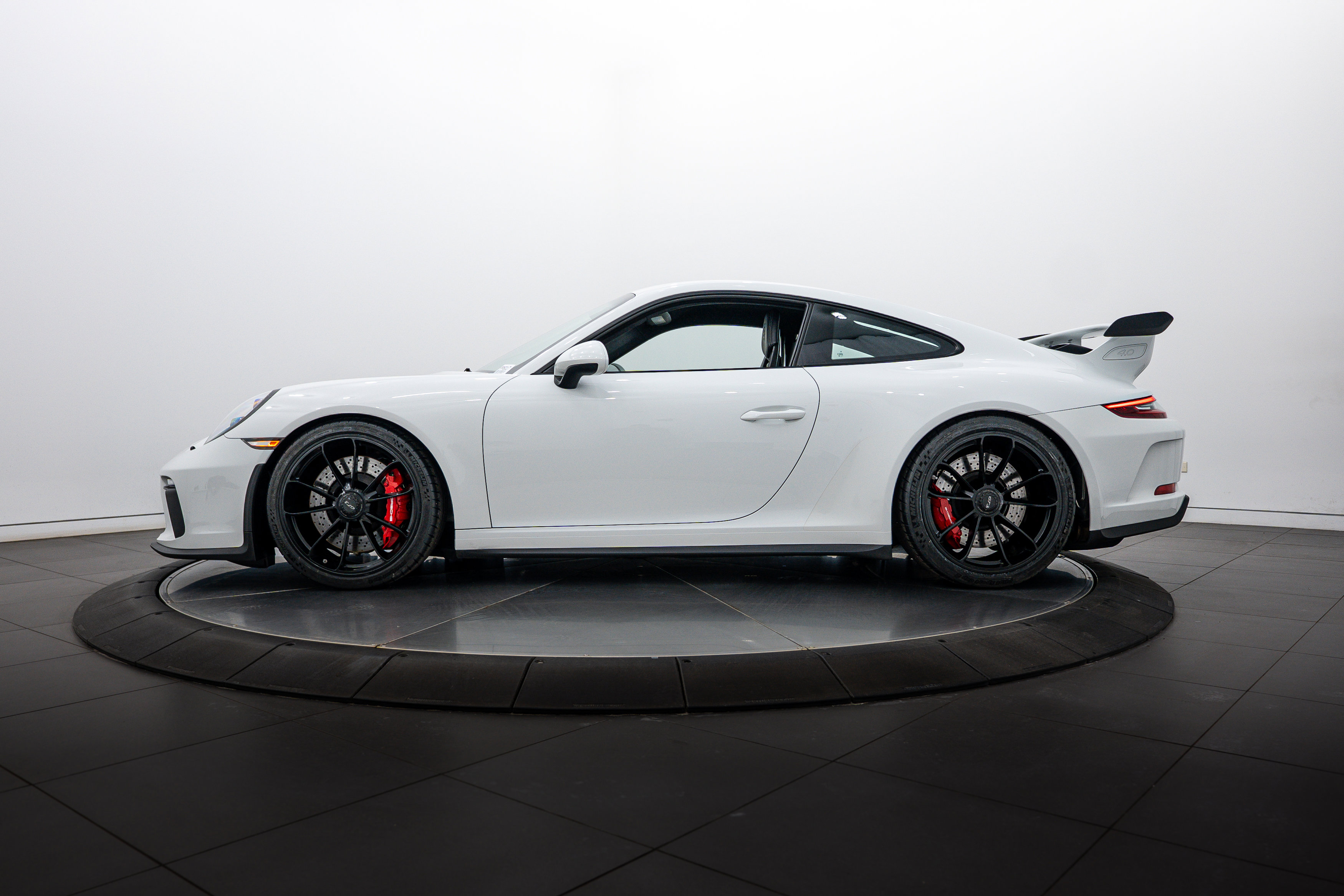 Certified 2018 Porsche 911 GT3 image 2
