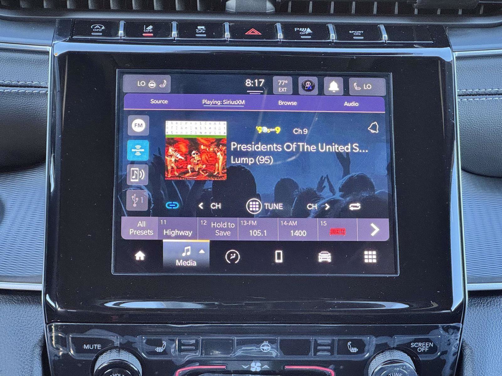 New 2025 Jeep Grand Cherokee Altitude AWD/4WD image 3
