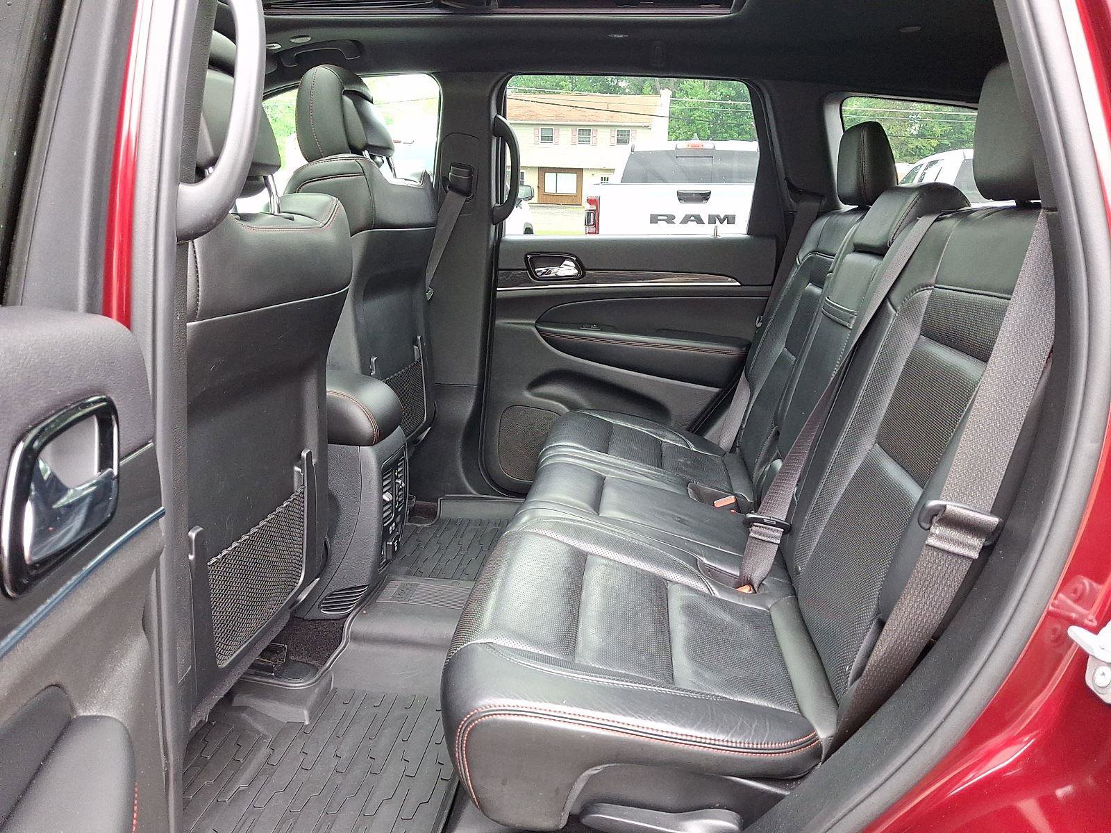 Used 2019 Jeep Grand Cherokee Trailhawk w/ Trailhawk Luxury Group AWD/4WD image 9