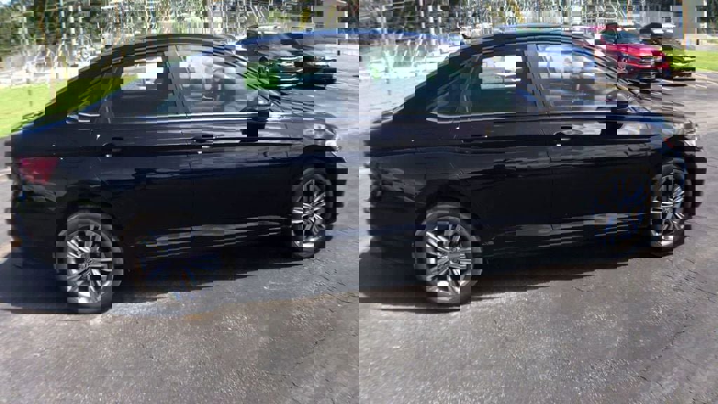 Used 2022 Volkswagen Jetta SE image 9