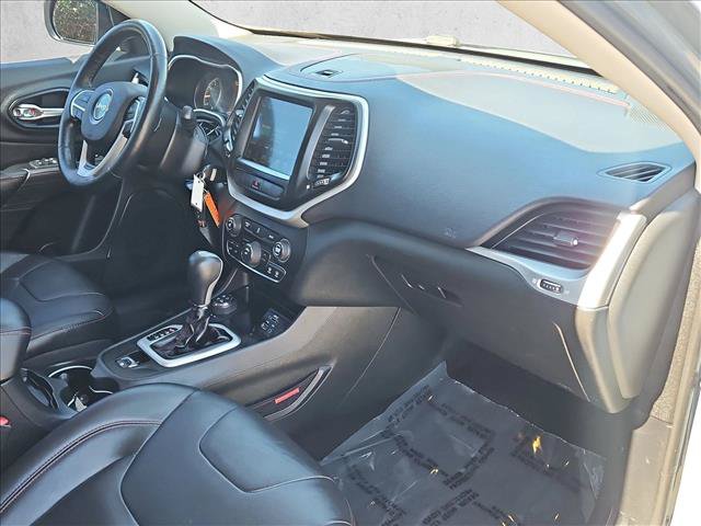 Used 2014 Jeep Cherokee Trailhawk w/ Leather Interior Group AWD/4WD image 21
