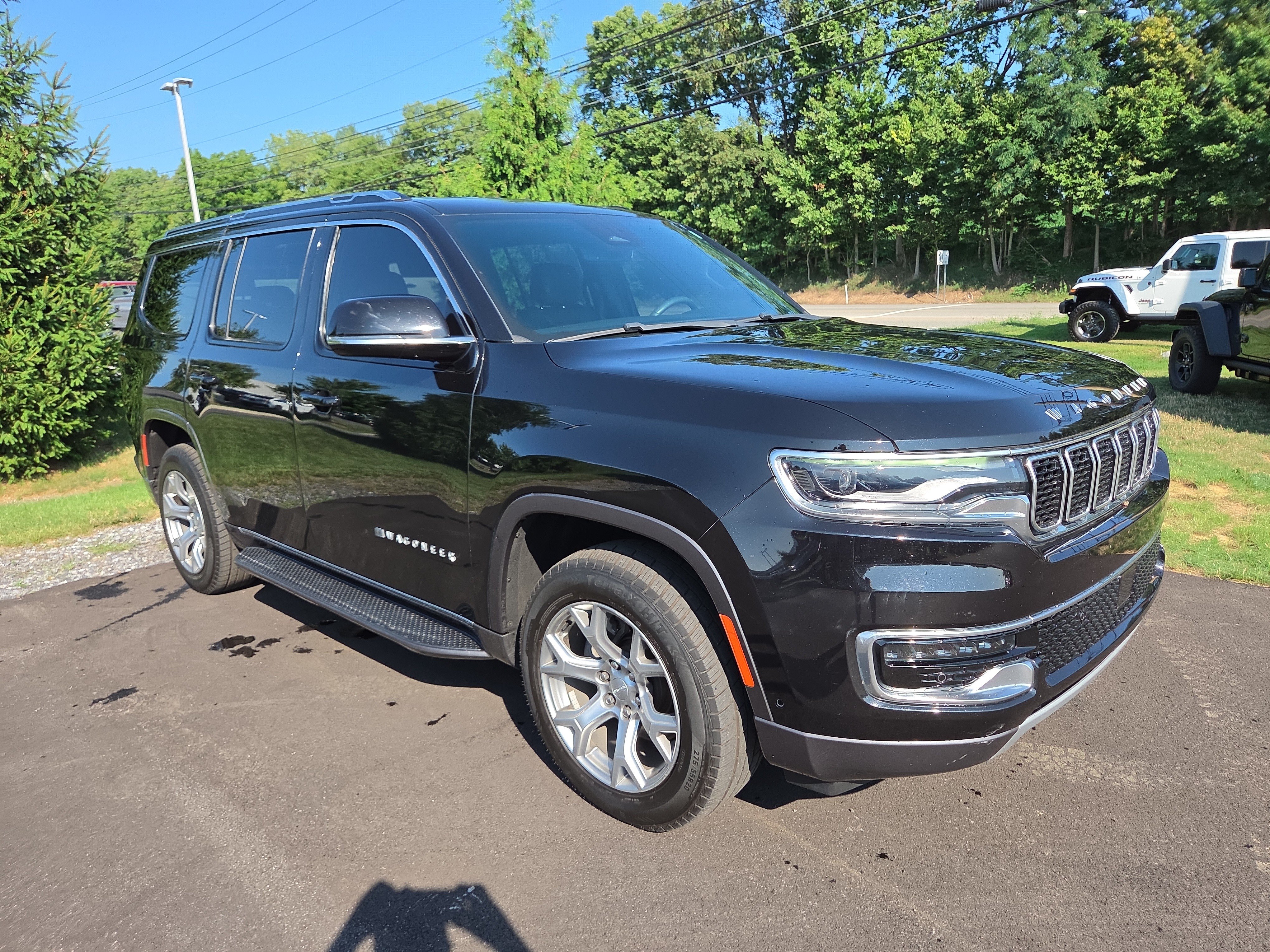 Used 2022 Jeep Wagoneer Series II AWD/4WD image 25
