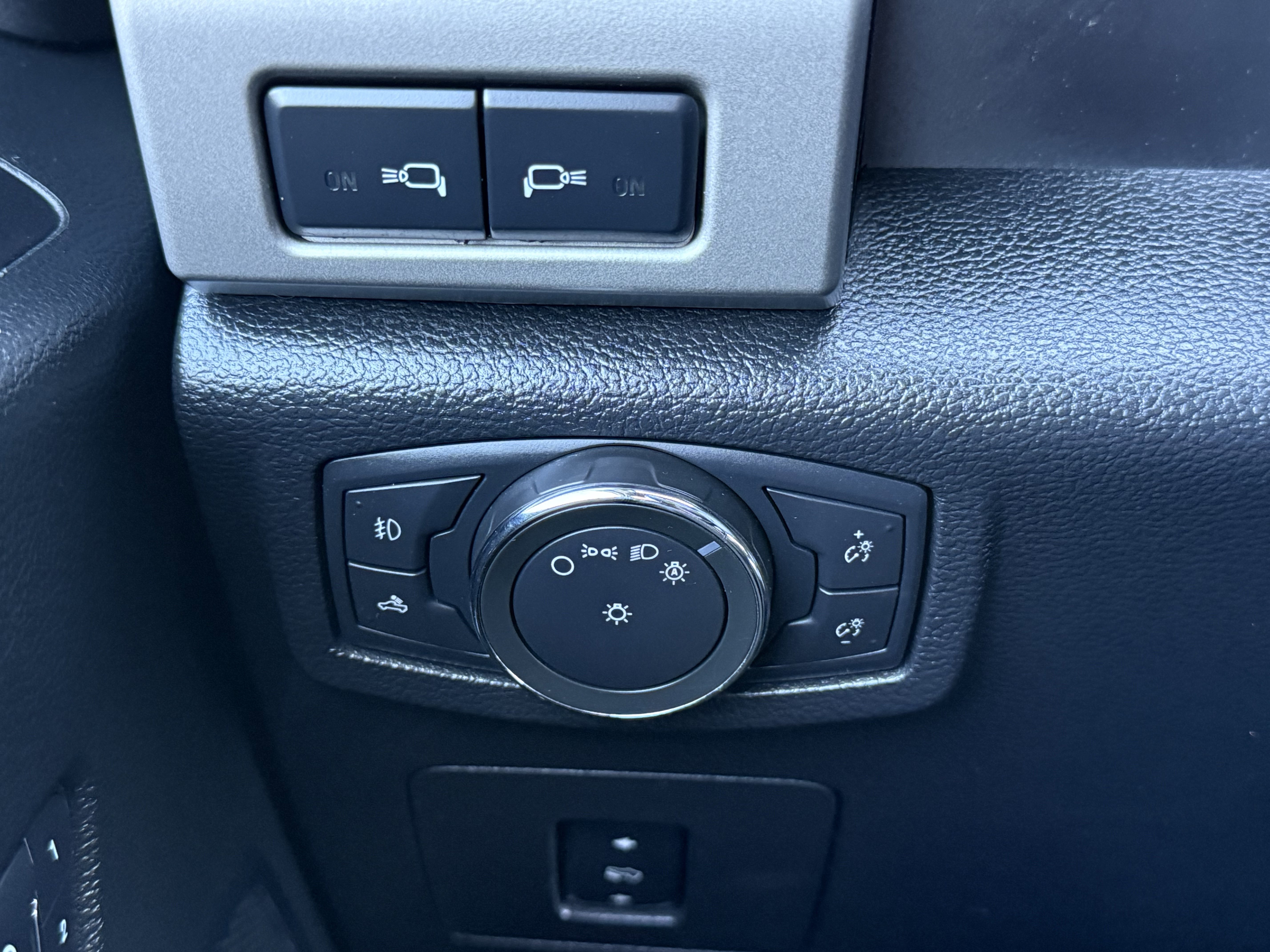 Used 2016 Ford F150 Lariat w/ Equipment Group 502A Luxury image 23