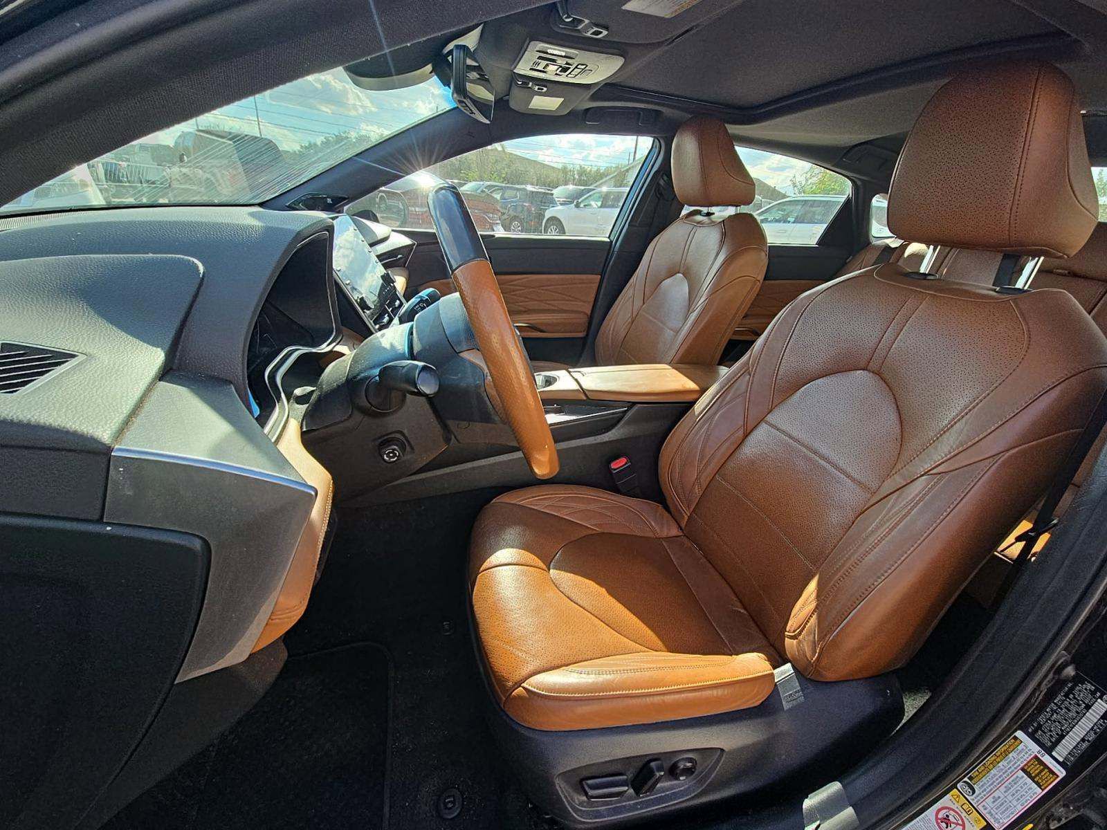 Used 2019 Toyota Avalon Limited image 7