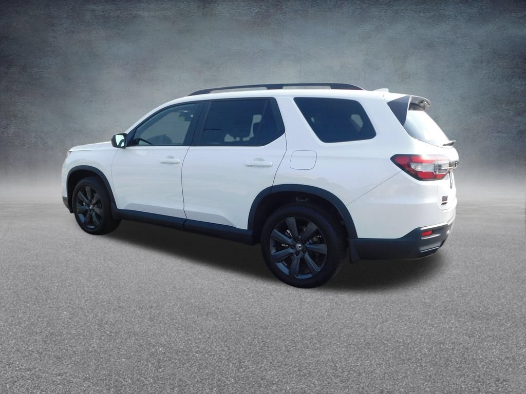 Used 2026 Honda Pilot Sport image 5
