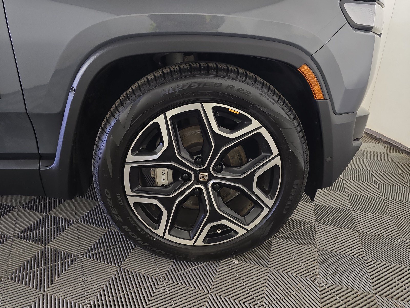 Used 2024 Rivian R1T Adventure AWD/4WD image 11