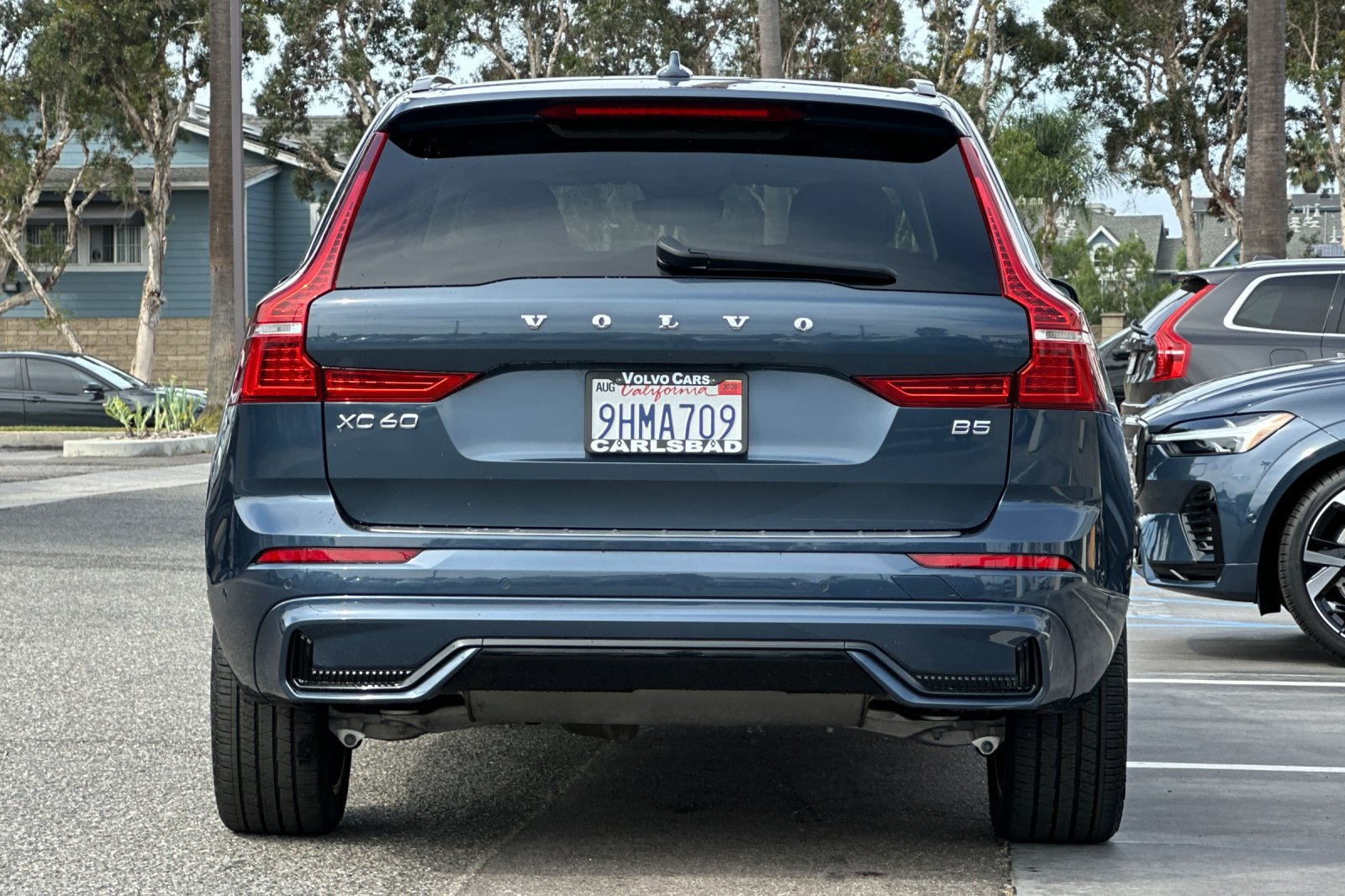 Certified 2023 Volvo XC60 B5 Plus w/ Climate Package FWD image 5