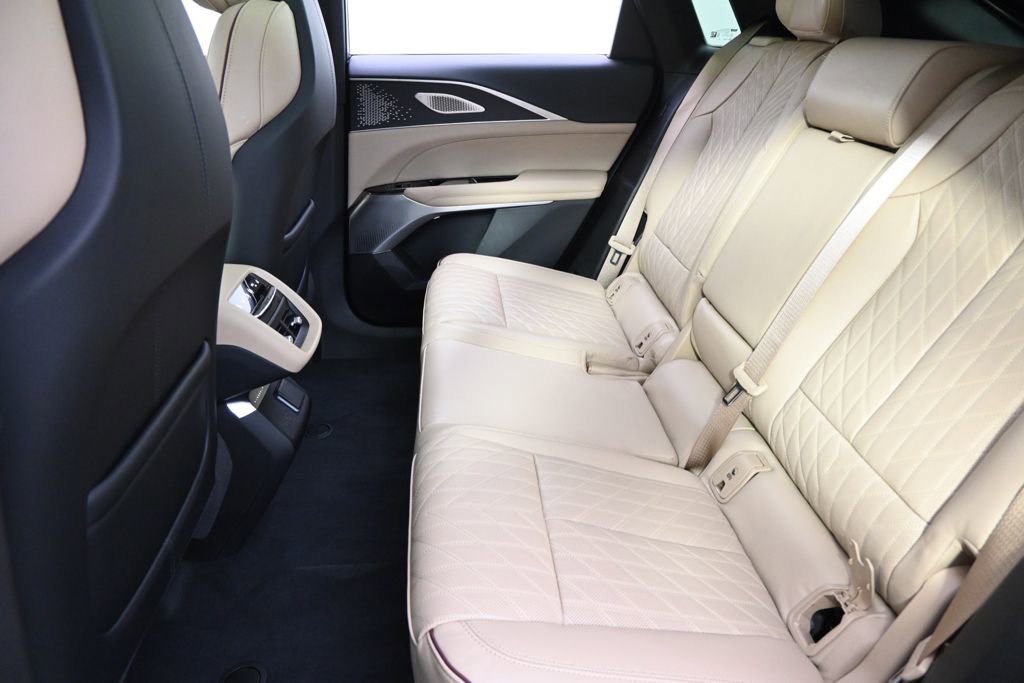 New 2025 Cadillac Lyriq Sport w/ Nappa Leather Package image 21
