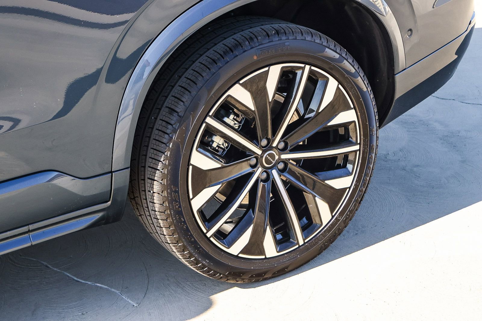 New 2026 Volvo XC90 B6 Ultra w/ Protection Package image 10