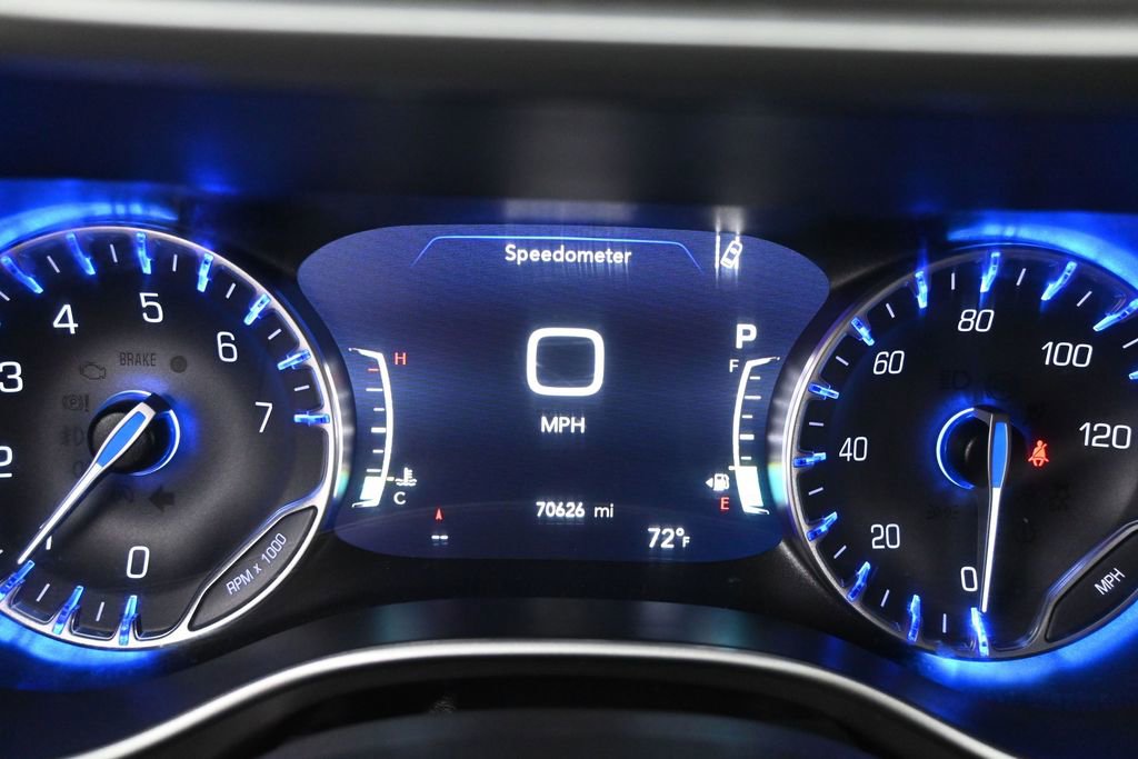Used 2022 Chrysler Pacifica Touring-L FWD image 15