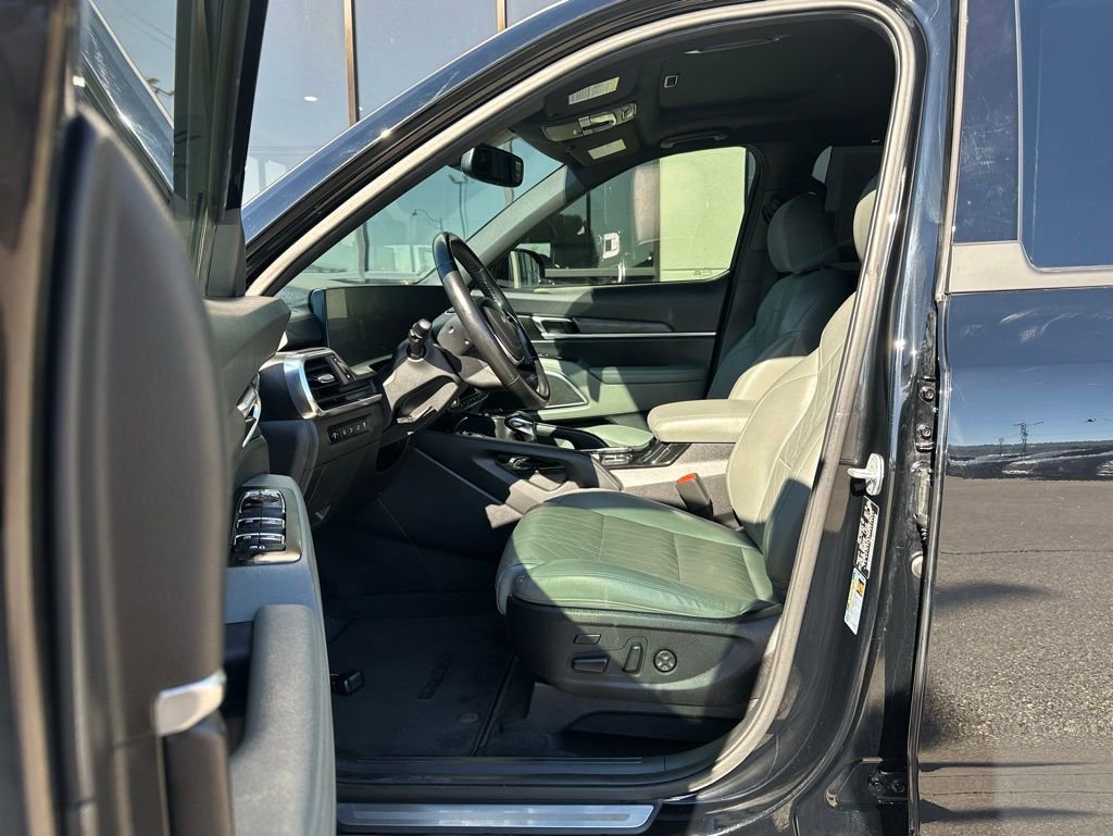 Used 2023 Kia Telluride SX X-Line image 16