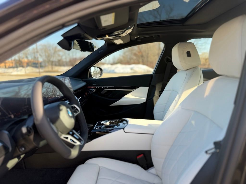 New 2026 BMW 530i xDrive w/ M Sport Package AWD/4WD image 13