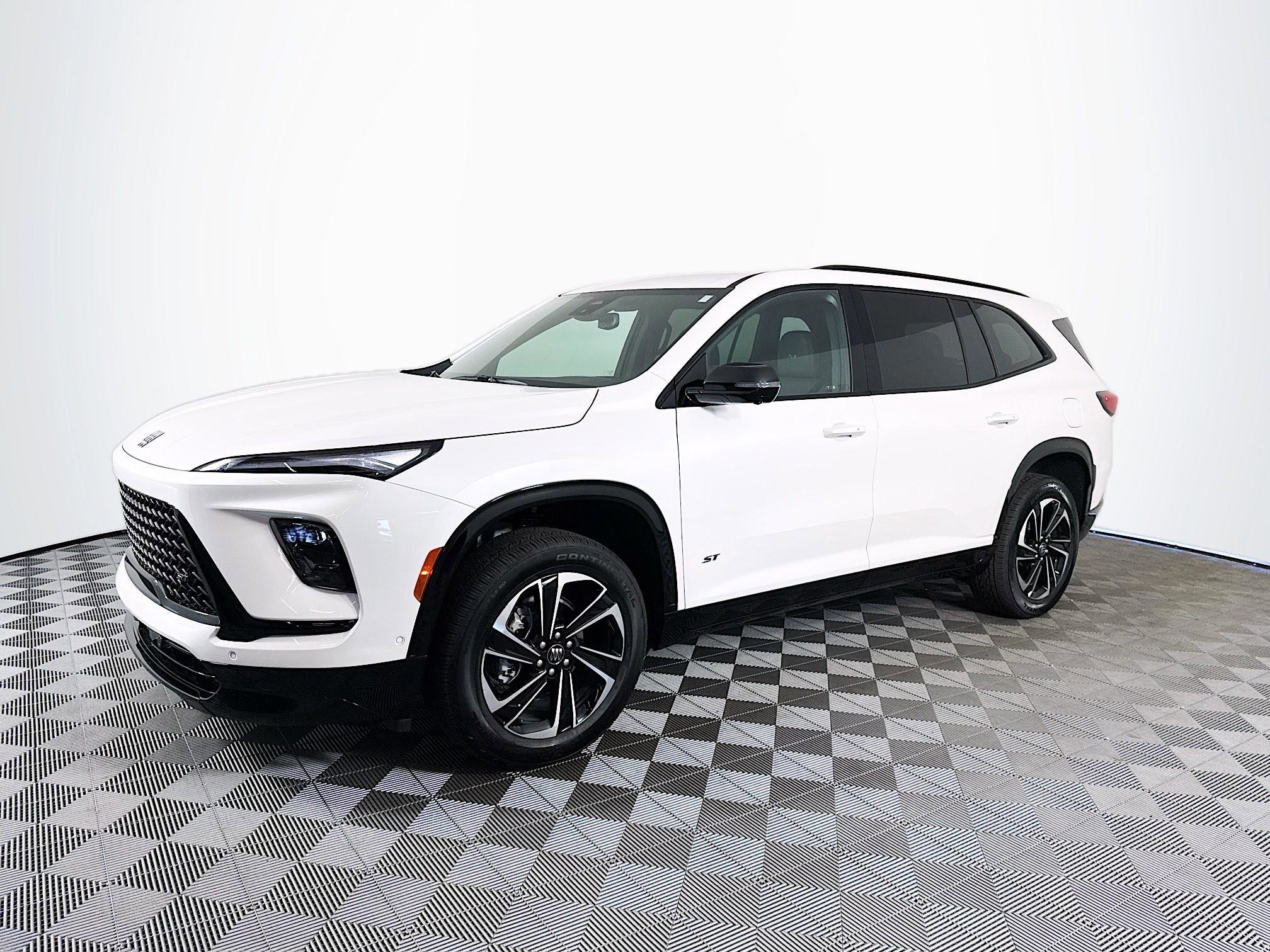 New 2025 Buick Enclave Sport Touring w/ Super Cruise Package image 3