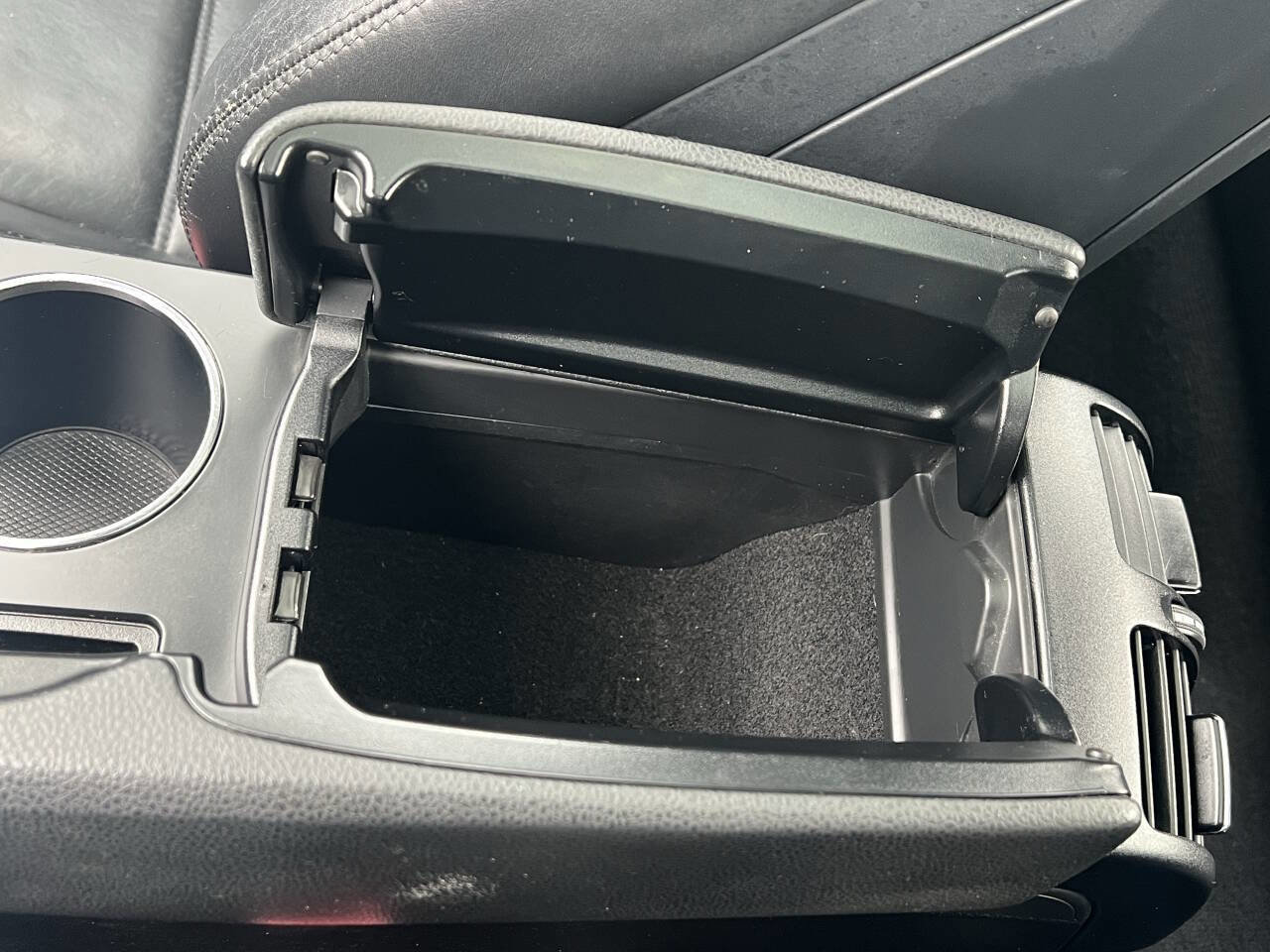 Used 2010 Mercedes-Benz C 63 AMG Sedan image 31