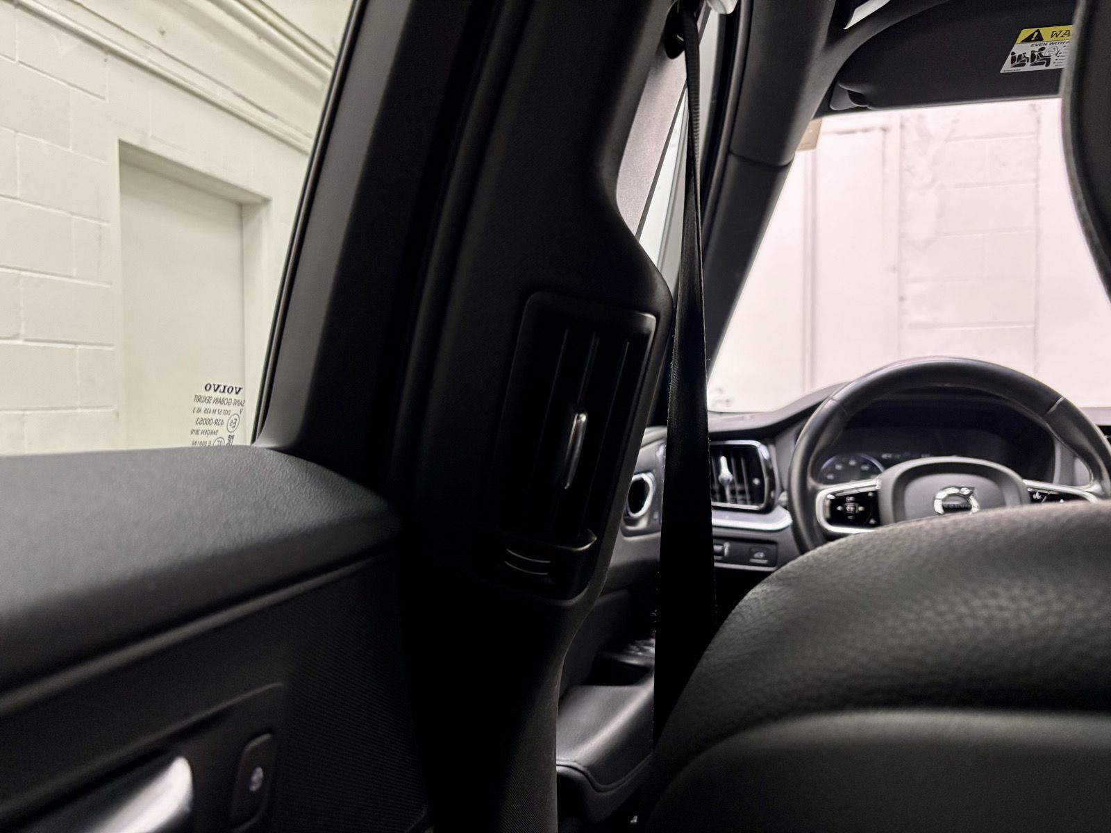 Used 2020 Volvo XC60 T5 Momentum AWD/4WD image 23
