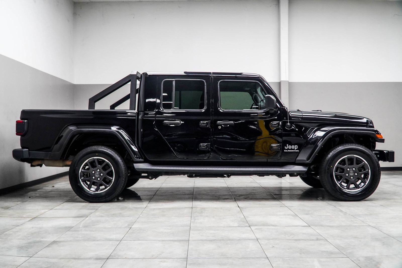 Used 2022 Jeep Gladiator Overland w/ Popular Equipment Package AWD/4WD image 7