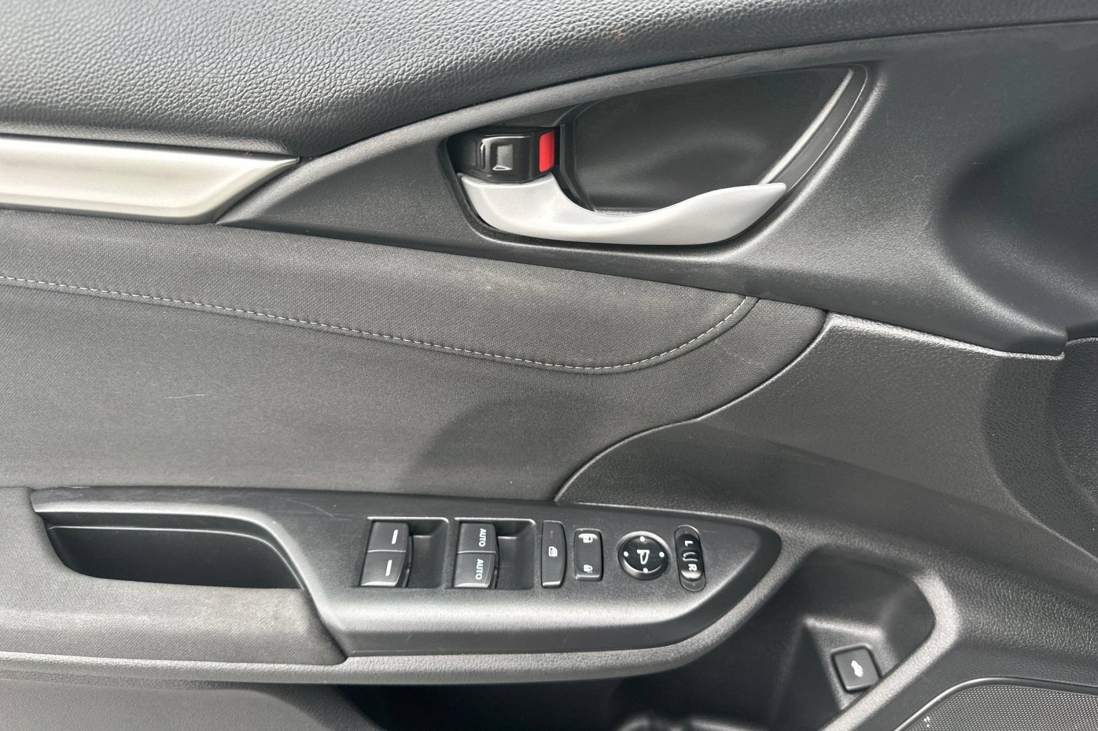 Used 2020 Honda Civic EX image 11