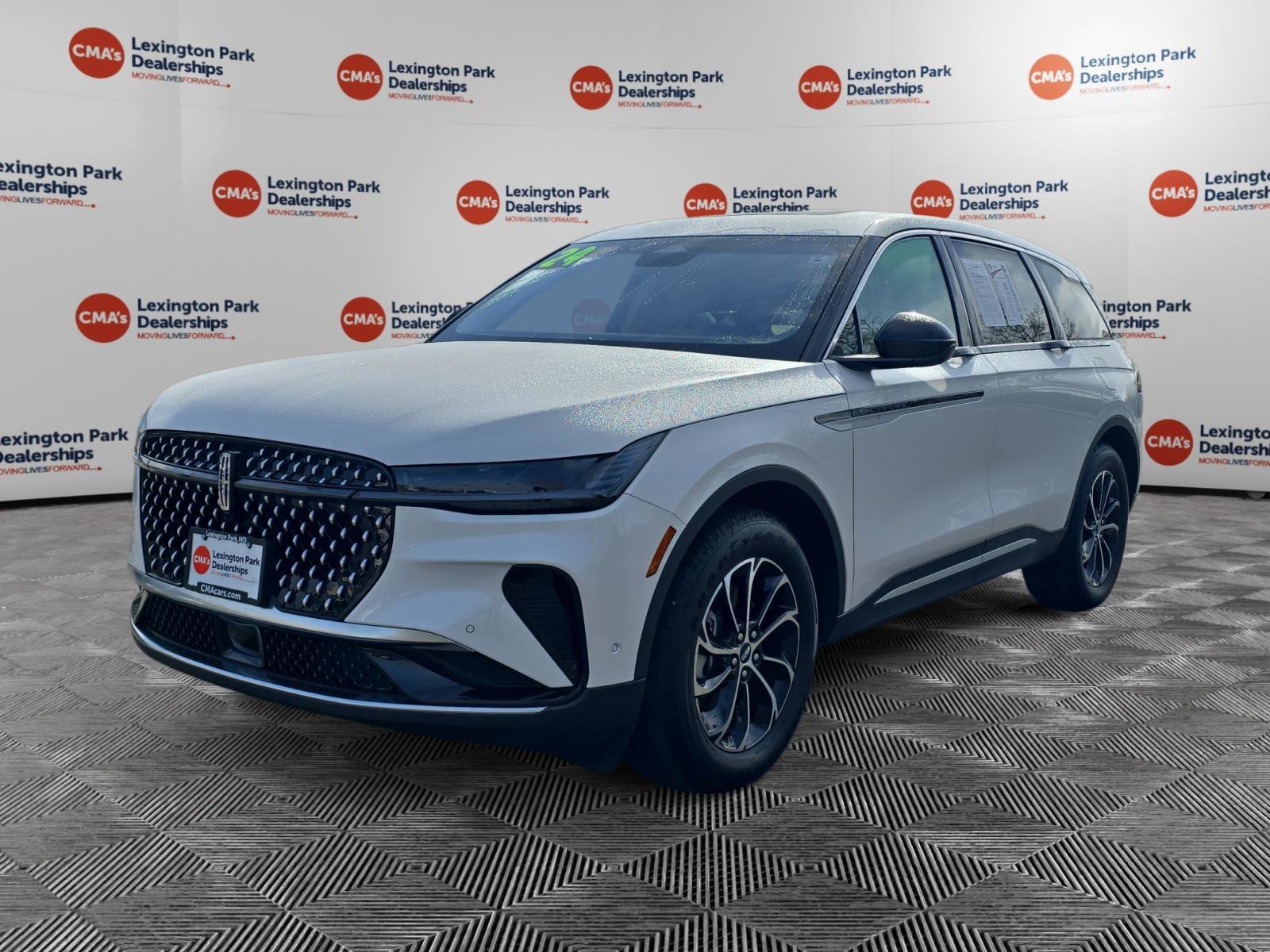 Used 2024 Lincoln Nautilus Premier w/ Equipment Group 102A image 3