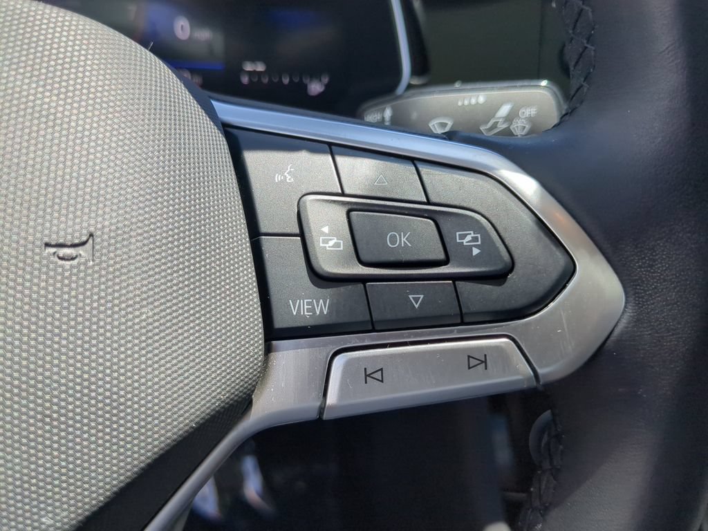 Certified 2024 Volkswagen Jetta SE w/ Panoramic Sunroof Package FWD image 29