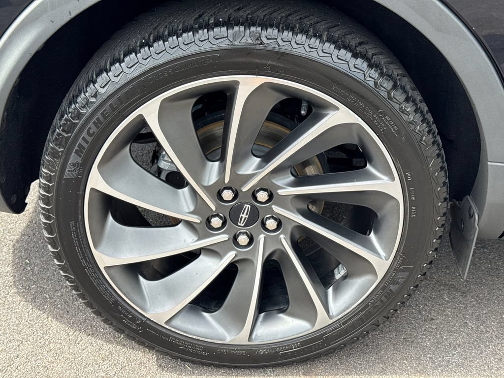 Used 2020 Lincoln Nautilus Reserve w/ Equipment Group 201A FWD image 17