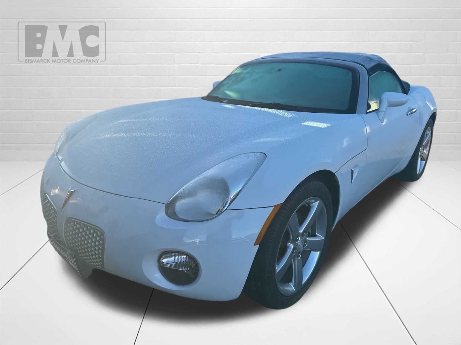 Used 2008 Pontiac Solstice Convertible w/ Premium Package image 1