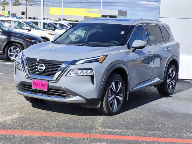 Used 2023 Nissan Rogue Platinum w/ Platinum Premium Package image 3