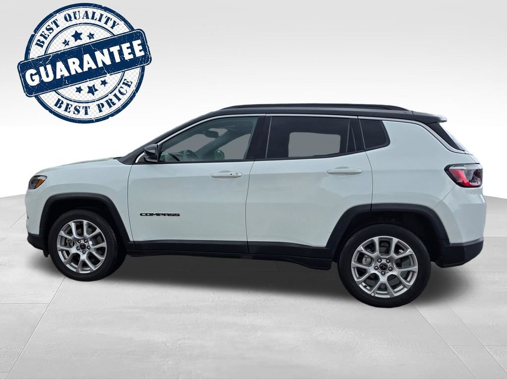 Used 2025 Jeep Compass Limited AWD/4WD image 4