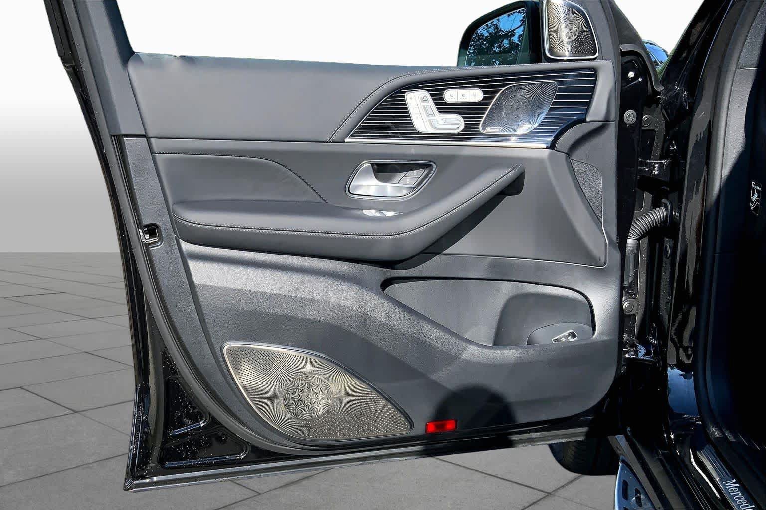 New 2026 Mercedes-Benz GLS 580 4MATIC image 14