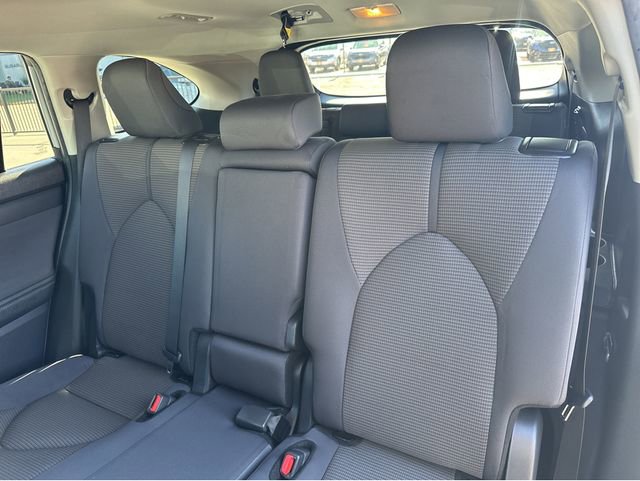 Used 2024 Toyota Highlander LE FWD image 24