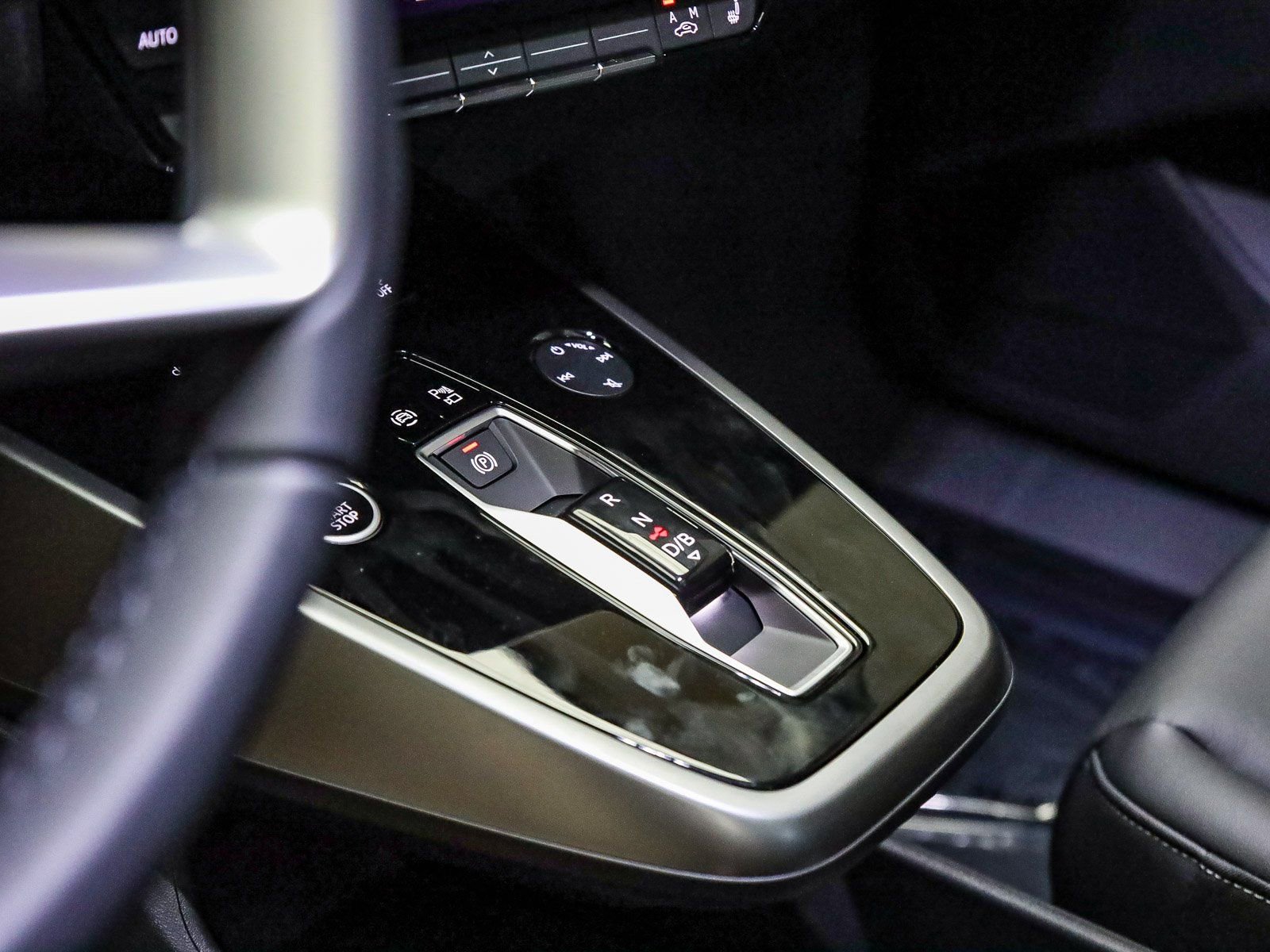 New 2026 Audi Q4 e-tron Premium image 26