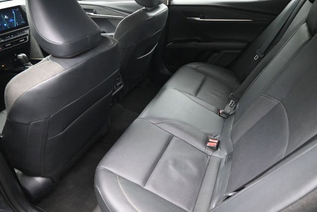 Used 2025 Toyota Camry XLE w/ Premium Plus Package FWD image 18